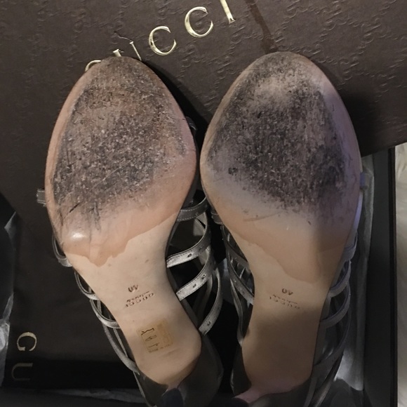GUCCI High Heel stilettos.  Gently used.  Size 40 (10). - Picture 5 of 8